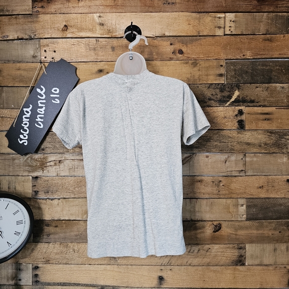 SALE-Nike women's Heather gray shirt sleeve top size L - Picture 8 of 11